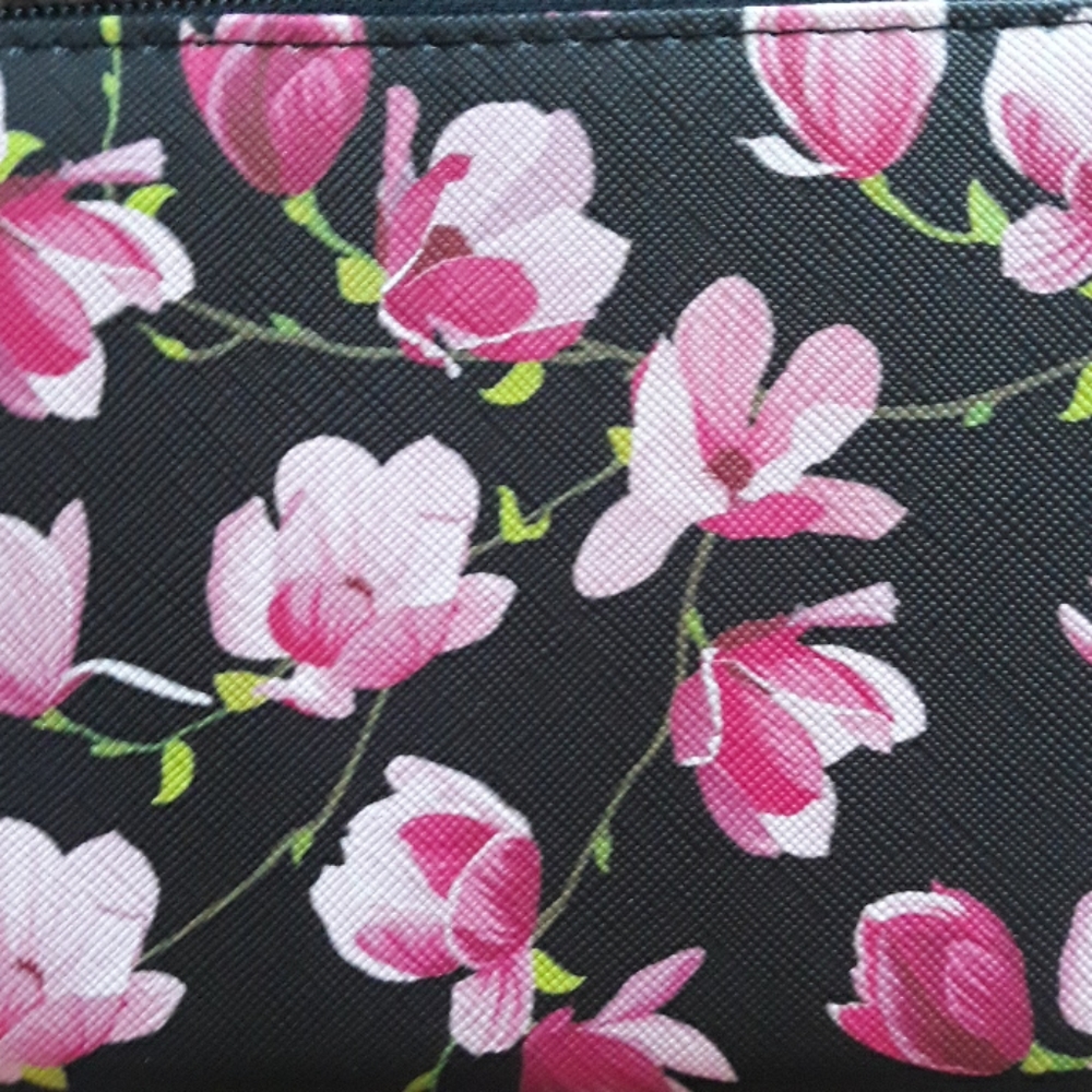 3x*Host Pick*Tahari RFID pretty wristlet - Picture 12 of 16